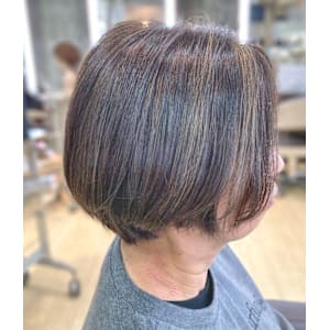 ショートボブ白髪ぼかし - HAIR＆MAKE manis 髪質改善・白髪ぼかし【ヘアーアンドメイク マニス カミシツカイゼン シラガボカシ】掲載中