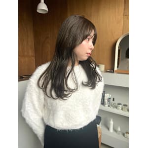 ちょっぴり深めなオリーブブラウン - duft.【ドゥフト】掲載中