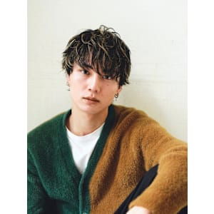 メンズ マッシュウルフ ナチュラルマッシュ ハイライトカラー - CANAAN hair salon 表参道店【カナン ヘアサロン オモテサンドウテン】掲載中