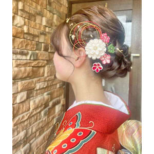 二十歳の集い　シニヨンヘア - ENOMOTO 髪質改善・白髪ぼかし【エノモト】【エノモト】掲載中