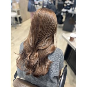Mako チョコレートベージュ ブリーチなし 透明感カラー - Euphoria 銀座本店 Smart Salon【ユーフォリア】【ユーフォリア ギンザ ホンテン スマートサロン】掲載中