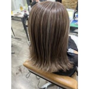 白髪ぼかしハイライトイルミナカラー/ダブルカラー池袋池袋東口 - prize Iris 池袋【プライズ アイリス】池袋駅東口店【プライズアイリス イケブクロ イケブクロヒガシグチテン】掲載中