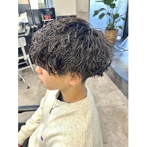 【強め波巻きスパイラル】セットが楽なメンズパーマ - CØDE by KENJE【コードバイケンジ】掲載中