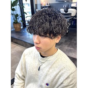 【強め波巻きスパイラル】セットが楽なメンズパーマ - CØDE by KENJE【コードバイケンジ】掲載中