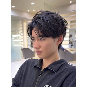 ラウンドマッシュ/シャドウパーマ/コンマバングセンターパート - marju銀座【マージュギンザ】掲載中