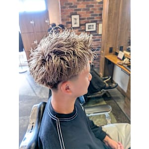 スパイキーショート - @110 BARBER SHOP CONTINENTAL【ワンワンオー バーバー ショップ コンチネンタル】掲載中