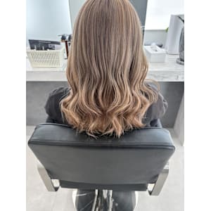 ベージュ系カラーワンブリーチ - K&K  ブリーチ/ダブルカラー/プルエクステ/縮毛矯正/髪質改善【ケイアンドケイ  ブリーチ ダブルカラー プルエクステ シュクモウキョウセイ カミシツカイゼン】掲載中