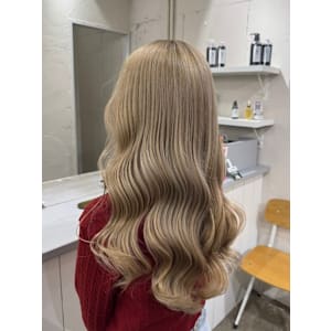 ハイトーンミルクティーベージュカラー - agir hair 北千住【アジールヘア】北千住駅西口店【アジールヘア キタセンジュ キタセンジュエキニシグチテン】掲載中