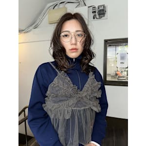 【BOW HAIR】アンニュイな色気漂うミディアムウェーブ - BOW【ボウ】掲載中