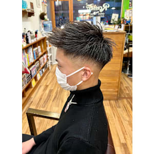 アップバングスキンフェードカット - hair studio Romeo【ロメオ】掲載中