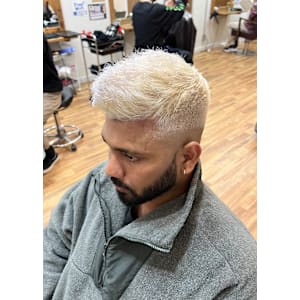 ホワイトブロンドスキンフェードカット - hair studio Romeo【ロメオ】掲載中