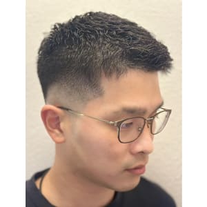 アイロンパーマ - ヒロ銀座バーバーショップ難波店【ヒロギンザバーバーショップナンバテン】掲載中