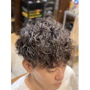 神田ハードスパイラル - ヘアーモードキクチ 神田日銀通り店【ヘアーモードキクチ】掲載中