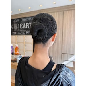 大人キレイなタイトシニヨン【三軒茶屋】 - HAIR & MAKE EARTH 三軒茶屋店【ヘアメイクアース サンゲンヂャヤテン】掲載中