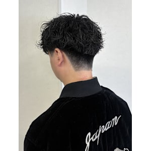 あまり派手すぎないゆるふわシャドウパーマ - Lia by KENJE【リアバイケンジ】掲載中