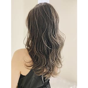 レイヤーロング×ブルーアッシュグレー×極細ハイライト - Chere rosso 金剛店【チェレ】【チェレ ロッソ コンゴウテン】掲載中