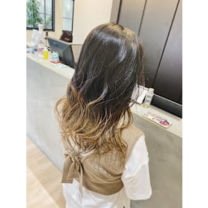 【黒髪からでもOK】オシャレなグラデーションカラー