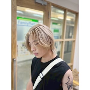 メンズシャドールーツ/センターパート/ハイトーンカラー