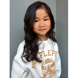 キッズカット 巻髪ロングヘア ワンレン 小学生カット - NAKAO COIFFURE【ナカオ コアフュール】掲載中