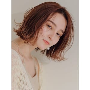 20代30代イメチェン大人可愛い外ハネ×センターパートボブ 