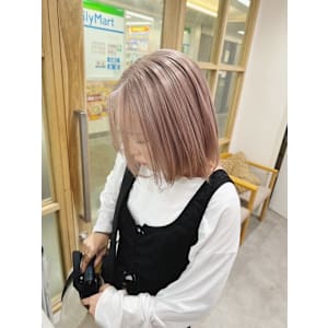 ブリーチなしダブルカラー/ピンクベージュ/ミディアムボブ