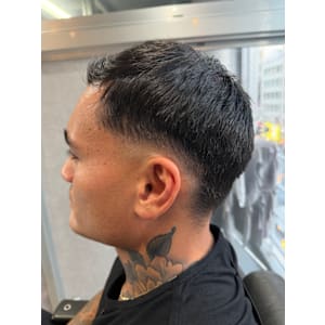 バーストフェード - MEGURO BARBER SHOP 6PPONGI 目黒六【メグロ バーバー ショップ ロッポンギ メグロク】掲載中