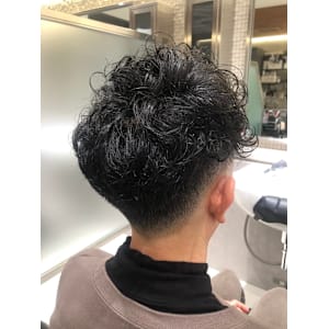 【麻布十番/メンズカット】フェード　パーマ　前髪長め - salon.de.SHILO 【メンズ理容室/バーバー】【サロンドシロ メンズリヨウシツ バーバー】掲載中