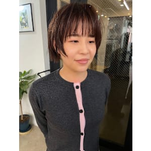 ボブ　顔まわりレイヤー　くすみピンク - ease et motion【イース エ モーション】掲載中