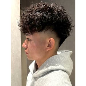 フェードカット スパイラルパーマ スペインカール 20代 - Men's Salon bloc【メンズサロンブロック】掲載中