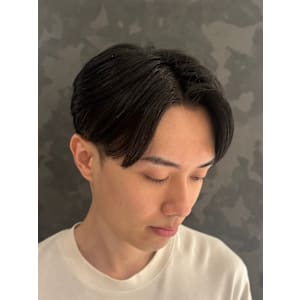 センターパート - ヒロ銀座バーバーショップ大阪本店【ヒロギンザ バーバーショップオオサカホンテン】掲載中