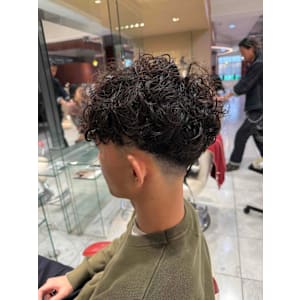 スペインカール/カット/フェード - EARTH coiffure beauté 国分寺店【アース コアフュールボーテ コクブンジテン】掲載中