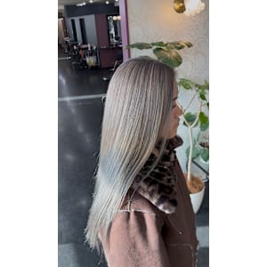 グラデーション - AIZU 渋沢 白髪ぼかし ハイライト 髪質改善【アイズ シブサワ シラガボカシ ハイライト カミシツカイゼン】掲載中