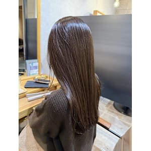 ナチュラルストレート - 半個室型美容室 Sourire 姪浜店【ハンコシツガタビヨウシツスーリールメイノハマテン】掲載中