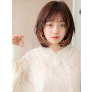 イヤリングカラーミディアムレイヤーカット丸みボブ20代30代 - COVER HAIR & SPA bliss【カバーヘア アンド スパ ブリス】浦和/浦和西口店【カバー ヘア アンド スパ ブリス ウラワ ウラワニシグチテン】掲載中