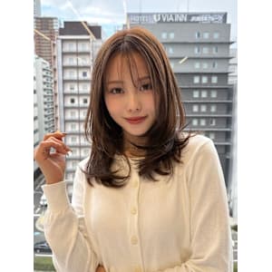 レイヤーカット/ミディアムレイヤー/ブリーチなしダブルカラー - RU10C ブリーチなしダブルカラー/白髪ぼかしハイライト/酸性ストレート【ルージュシー】掲載中