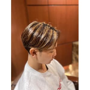 センターパート　デザインカラー　メッシュカラー - ヘアモードキクチ日本橋室町店【ヘアモードキクチニホンバシムロマチテン】掲載中