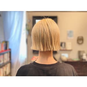 ハイブリーチボブ - さんかく美容室【サンカクビヨウシツ】掲載中