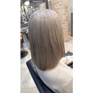 ホワイトブロンドヘア - Levi 神楽坂【レヴィ カグラザカ】掲載中