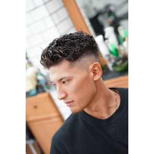 宮城リョータ風パーマ　極道パーマ　スキンフェード