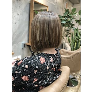 前下がりボブ&ハイライトで作るダブルカラー☆ - t o t . f a m .【トット ファム】掲載中