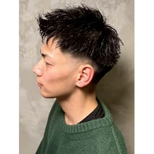 スキンフェード ツーブロック 黒髪ショート アップバング - 完全個室 THIS IS BARBER 3rd【カンゼンコシツ ディスイズバーバーサード】掲載中