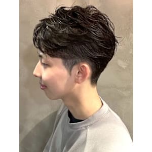 フェザーパーマ ツーブロック アップバング ビジネス 20代 - 全室完全個室 THIS IS BARBER 4th【ディスイズバーバーフォース】掲載中
