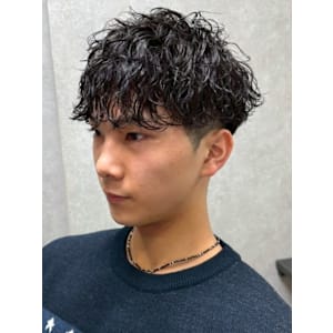 ツイストスパイラルパーマ ツーブロック 束感ショート 20代 - 全室完全個室 THIS IS BARBER 4th【ディスイズバーバーフォース】掲載中
