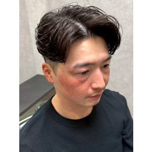 ナチュラルパーマ センターパート アップバング ツーブロック - 全室完全個室 THIS IS BARBER 4th【ディスイズバーバーフォース】掲載中