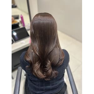 Mako チョコレートブラウン ブリーチなし 透明感 銀座 - Euphoria 銀座本店 Smart Salon【ユーフォリア】【ユーフォリア ギンザ ホンテン スマートサロン】掲載中