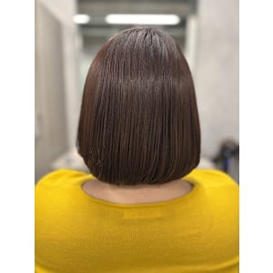 つや感カシスレッドの内巻きボブ - newi 所沢【ネウィ トコロザワ】掲載中