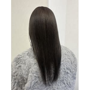 ワンカラーおすすめ透明感ある暗めアッシュブラウン - Lia by KENJE【リアバイケンジ】掲載中