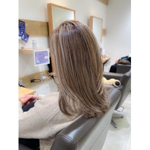 白髪ぼかし細めハイライト30代40代50代ベージュ - STELLA by KENJE【ステラバイケンジ】掲載中