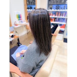 白髪ぼかし細めハイライト30代40代50代【藤沢　藤沢駅】 - STELLA by KENJE【ステラバイケンジ】掲載中