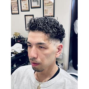 【40代 男性】ハードパーマスキンフェード（大宮/バーバー） - Graceful Barber London【グレイスフルバーバーロンドン】掲載中